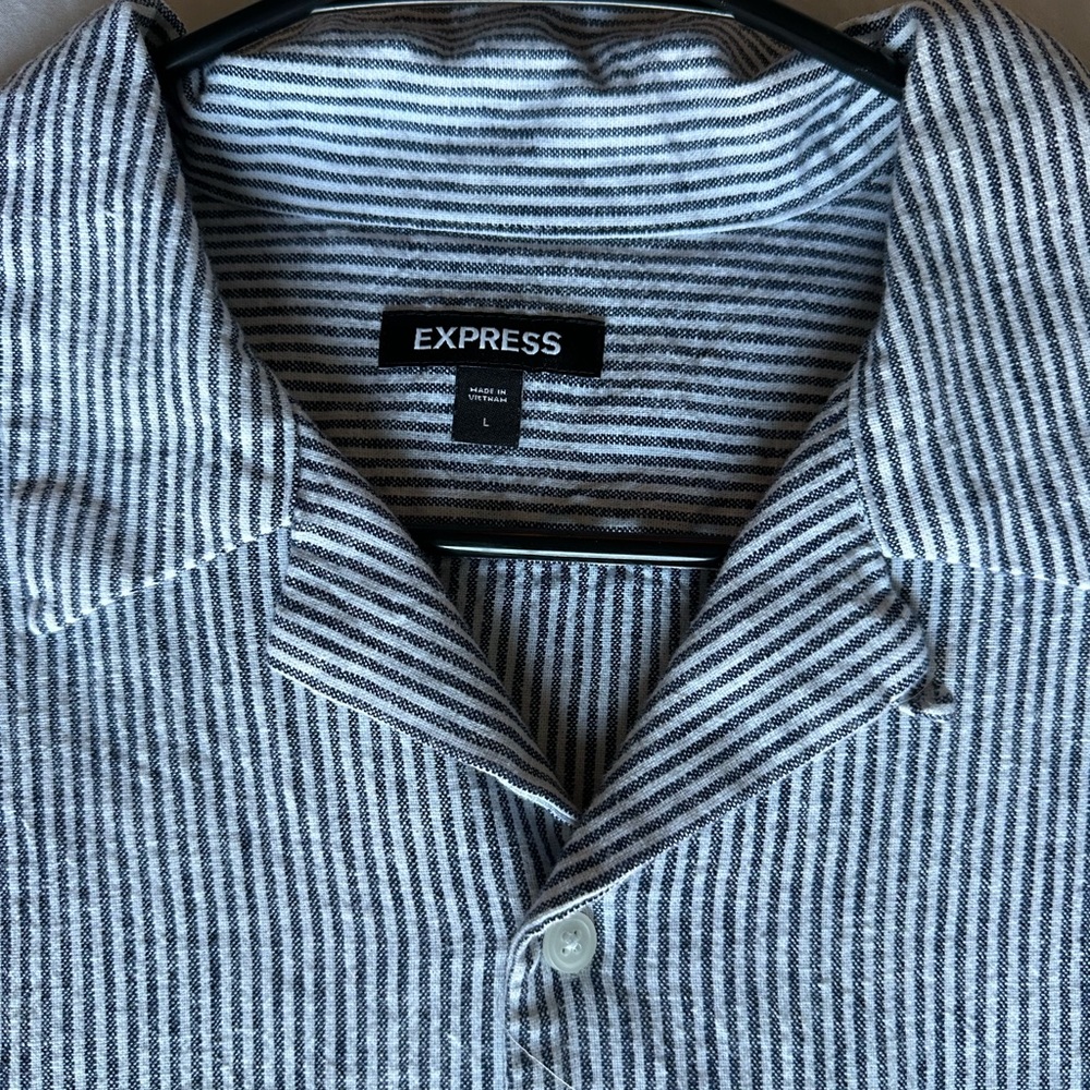 Express Linen Button Down - Picture 2 of 4